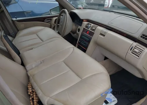 1998 Mercedes-Benz E 320 из США, поврежденный, VIN WDBJF65F6WA518201